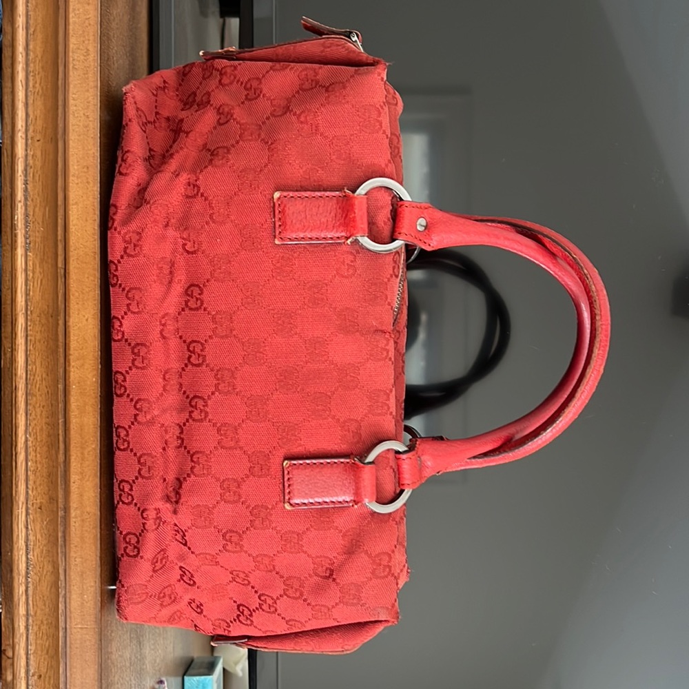 Vintage red Gucci bag with COA